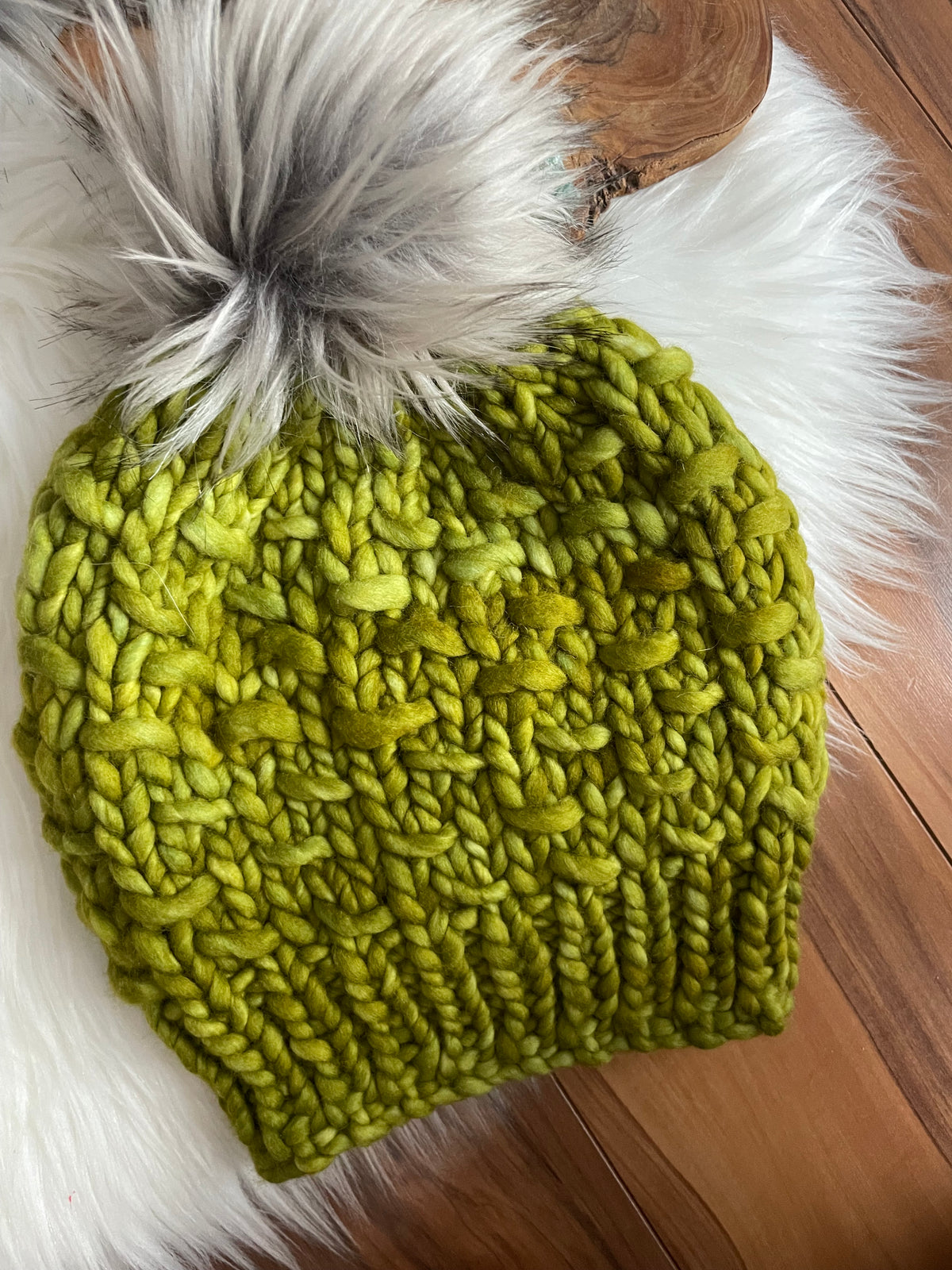 Five Points Women's Beanie Hat in Lettuce green size S/M !00% Malabrigo woll soft Baclawa, Toque