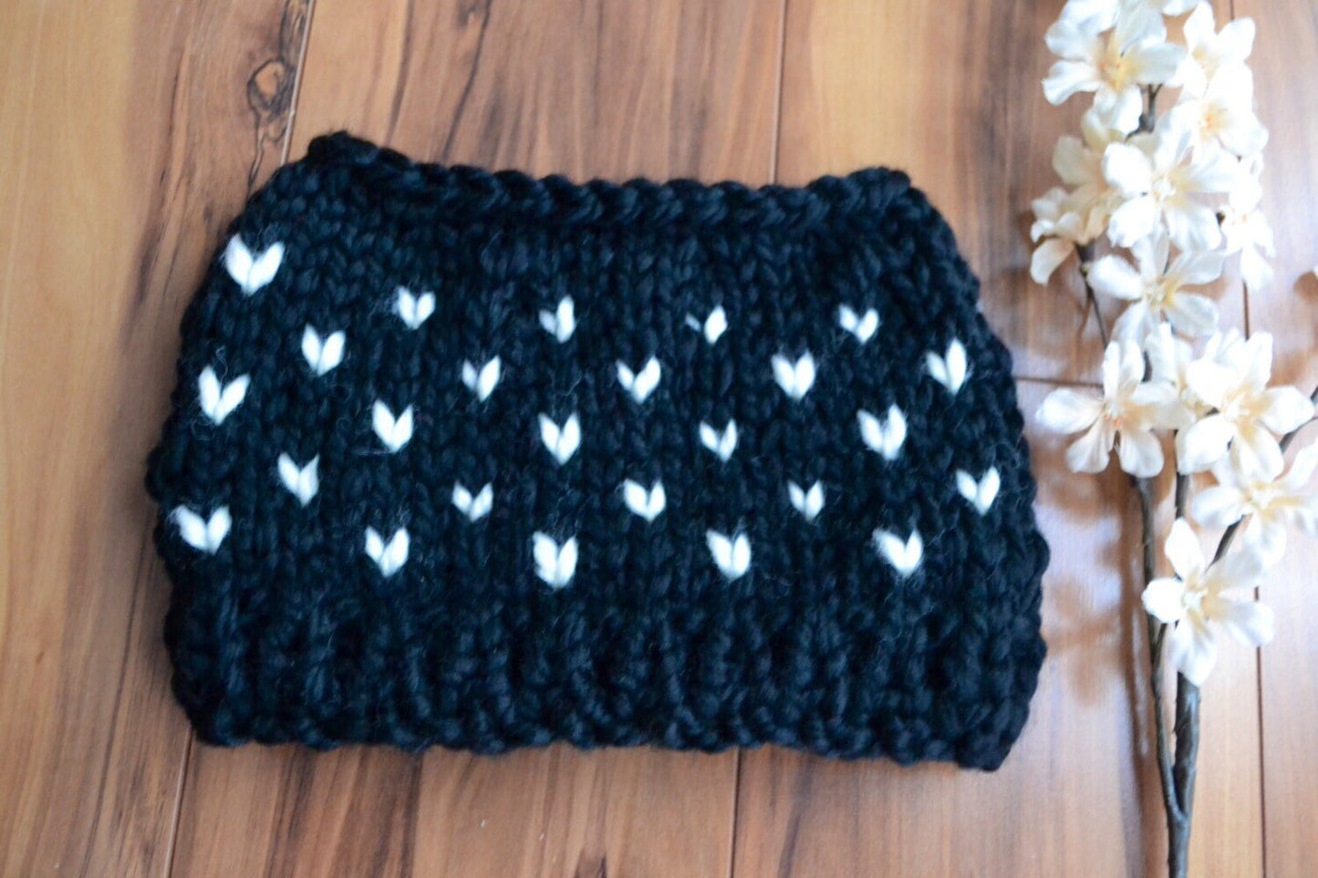 PATTERN Black White Fair Isle Print Women's Girls Messy Bun Ponytail Beanie Hat Cap