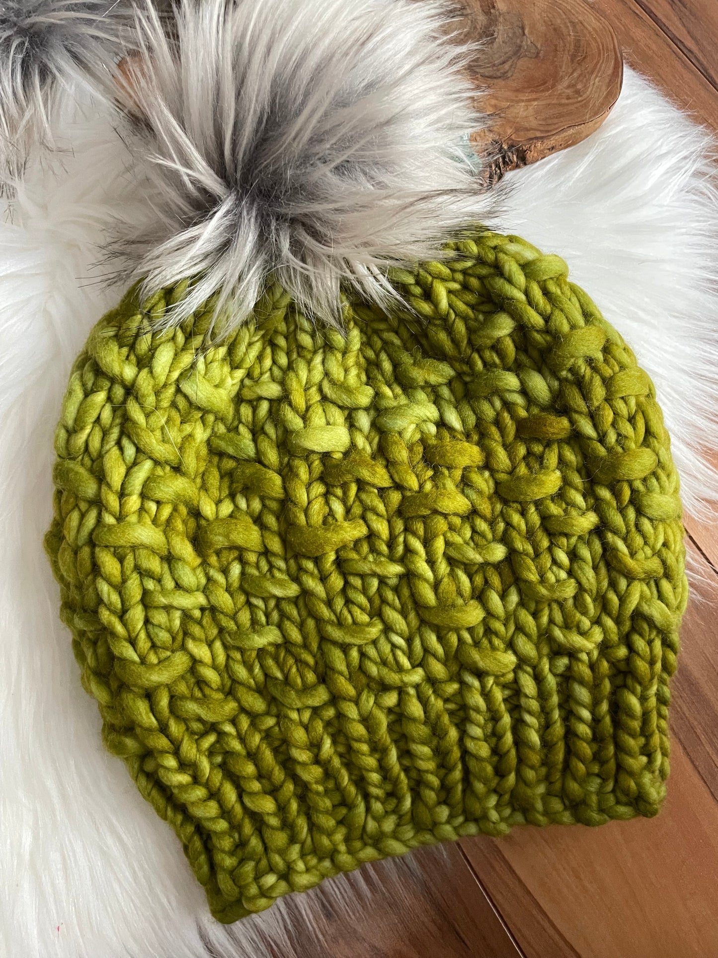Five Points Women's Beanie Hat in Lettuce green size S/M !00% Malabrigo woll soft Baclawa, Toque